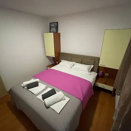 Piljusic Βίλα Debeljak