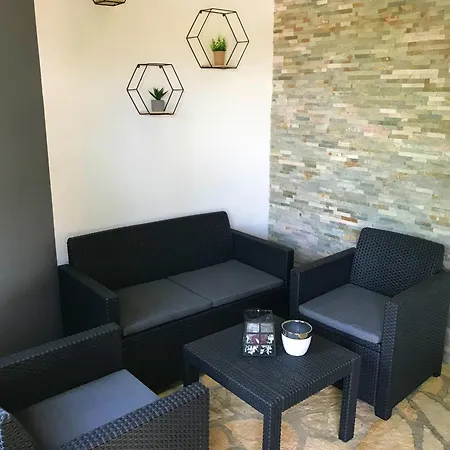 Piljusic Βίλα Debeljak